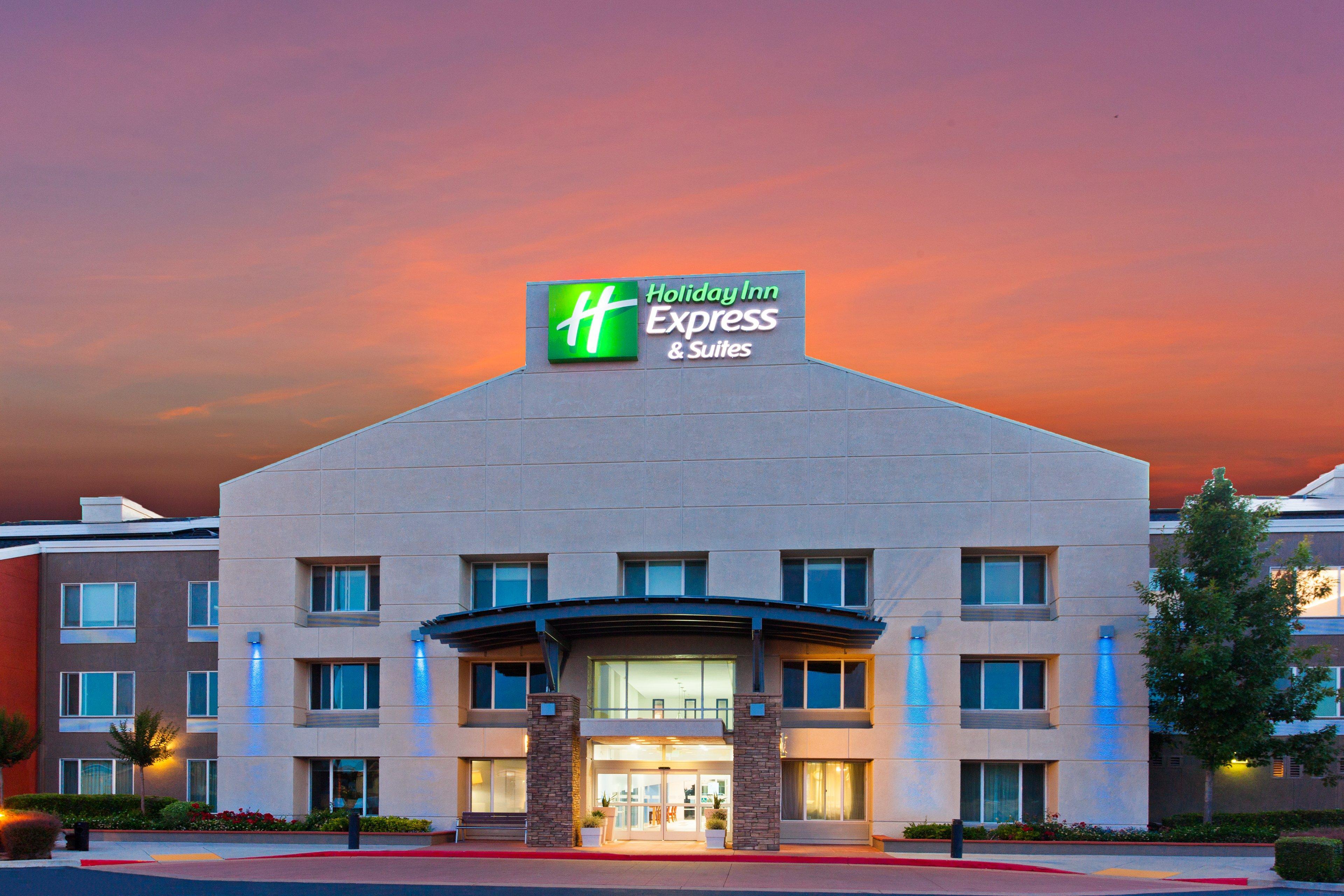 Holiday Inn Express Elk Grove West I-5 By Ihg Bagian luar foto